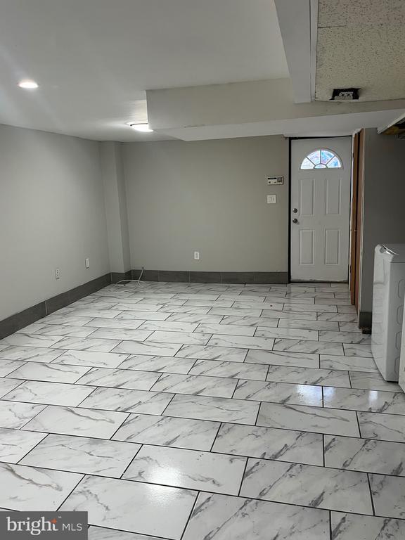 Building Photo - 2013 Delmar Dr