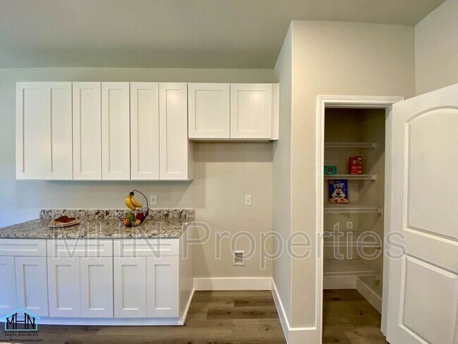 Building Photo - 7913 Cactus Plum Dr