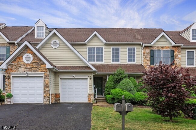 Primary Photo - 240 Patriot Hill Dr