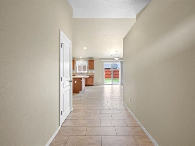 Building Photo - 6416 Three Rivers Dr