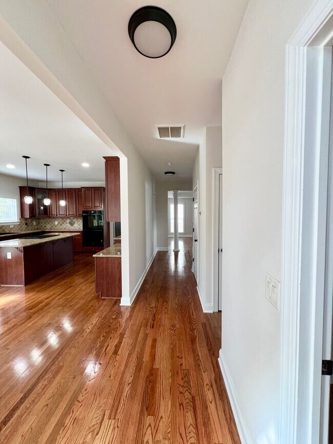 Building Photo - Four bedroom, 3.5 bath house in Elon!  Mus...