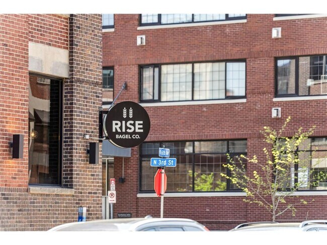 Building Photo - 401 N 2nd St