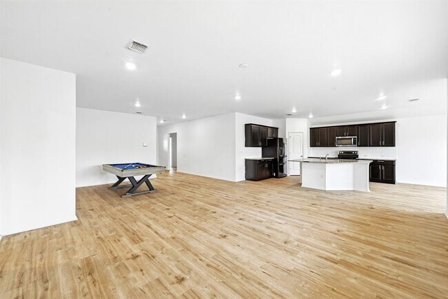Building Photo - 120 Loon Dr