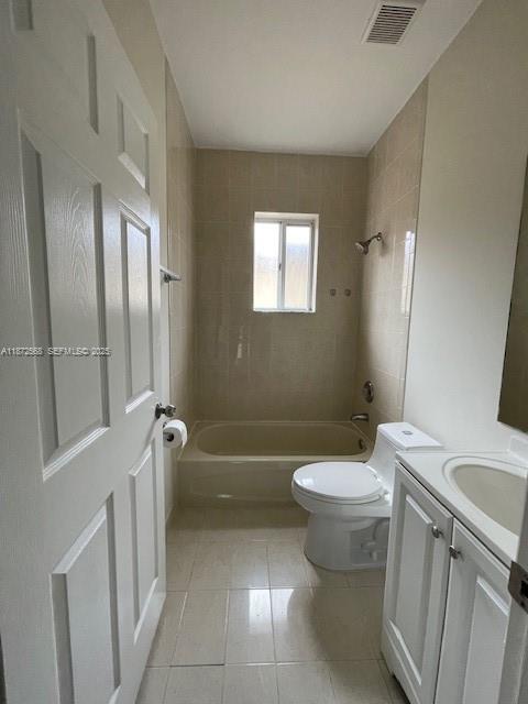 Building Photo - 2531 NE 41st Terrace