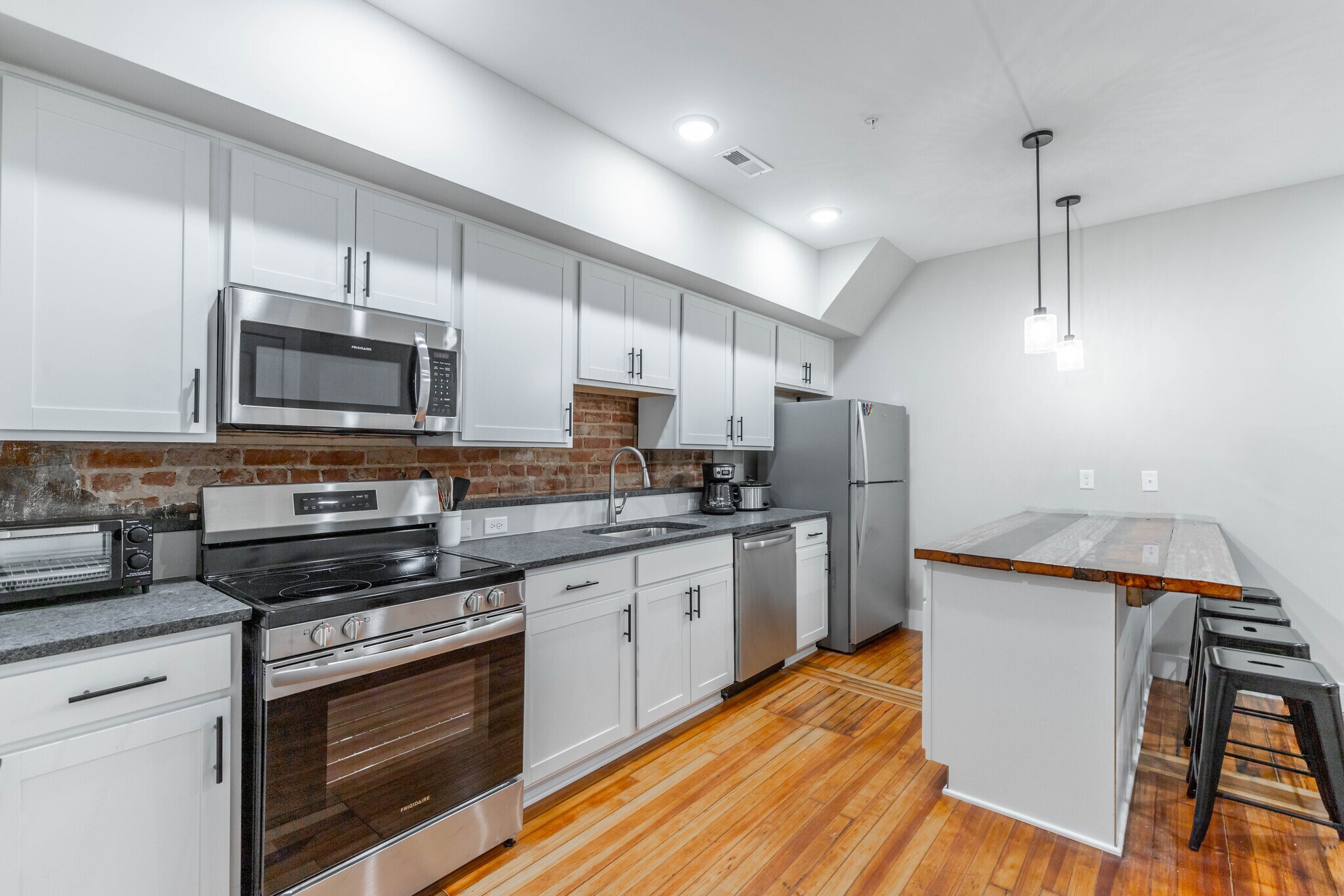 Building Photo - 1108 McCallie Ave
