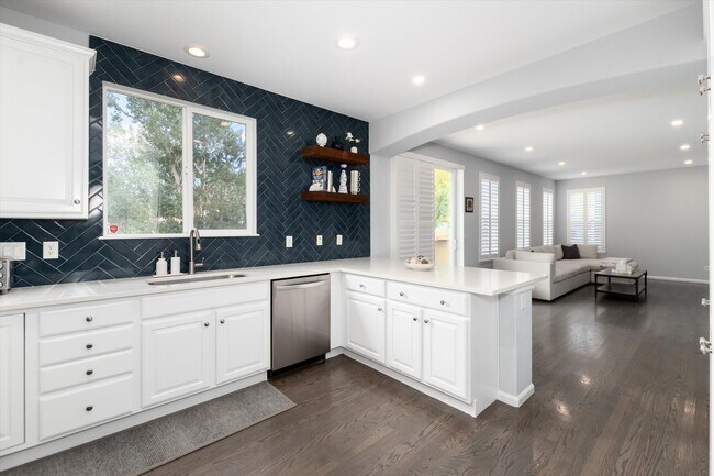 Building Photo - 10786 Southhaven Cir