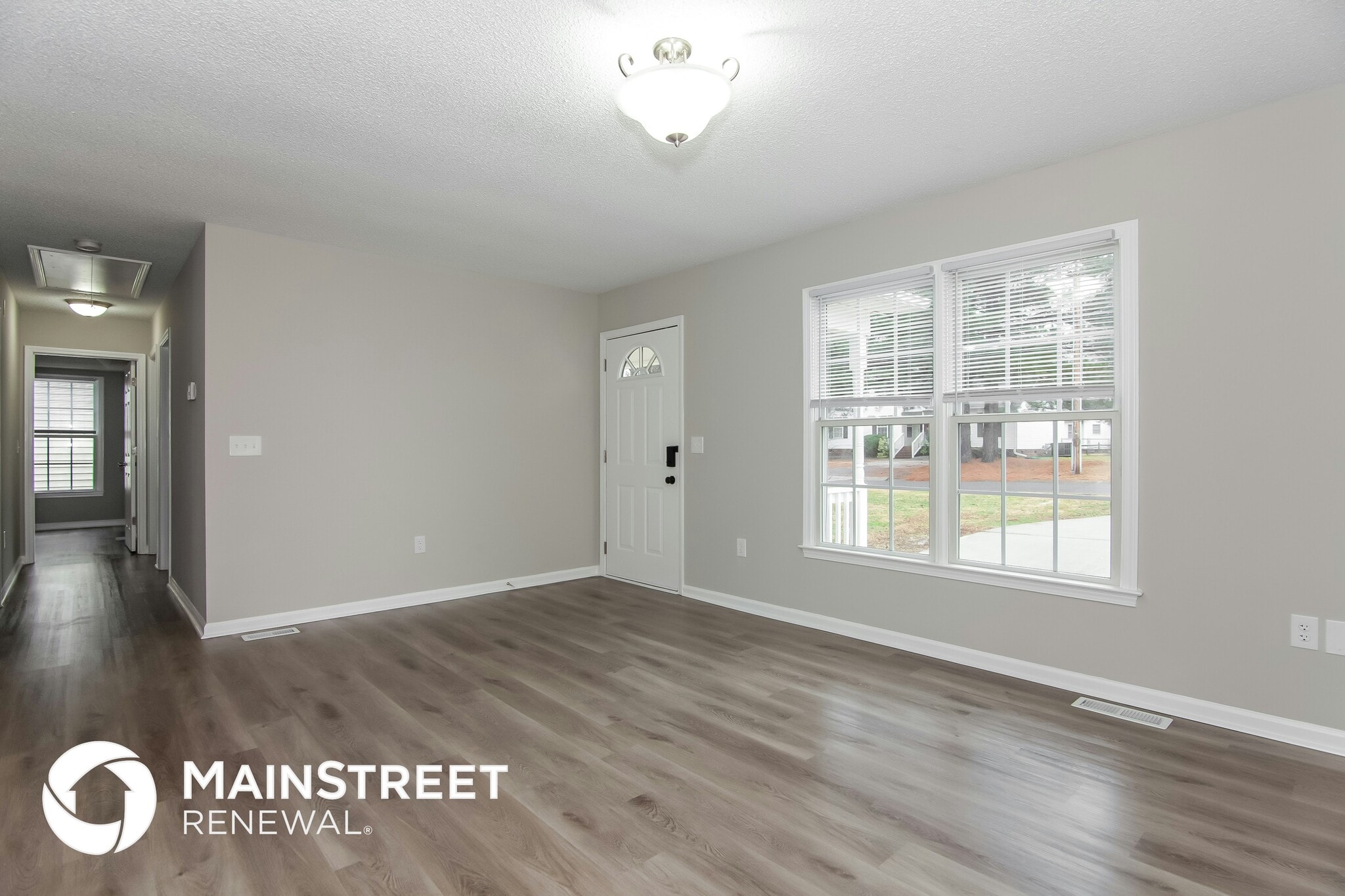 Building Photo - 1367 Hidden Valley Dr