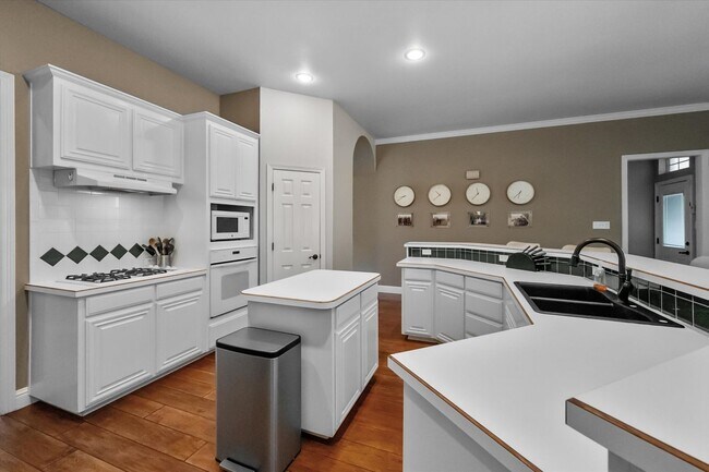 Building Photo - Gorgeous Cul-d-Sac home in Coveted Mansfie...