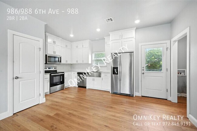 Building Photo - 986/988 6th Ave-988