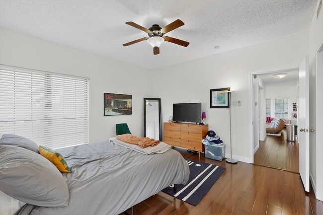 Building Photo - 5859 Frankford Rd