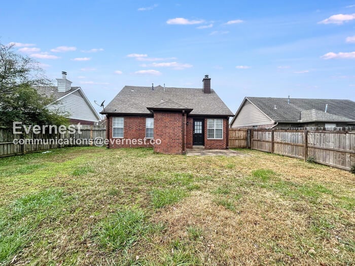 Building Photo - 7036 Foxhall Dr