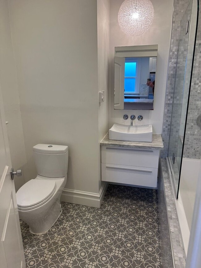 Building Photo - 817-821 Oak Street (7057r)