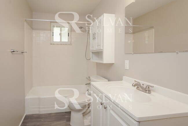 Building Photo - Remarkable Value. Unbeatable Location!