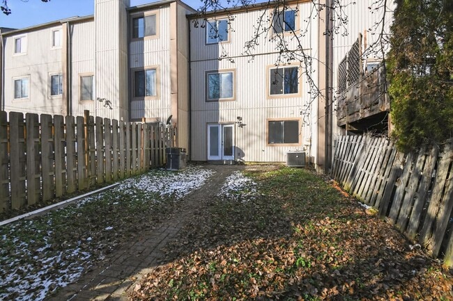 Building Photo - 4 Bed 3.5 Bath in Gaithersburg