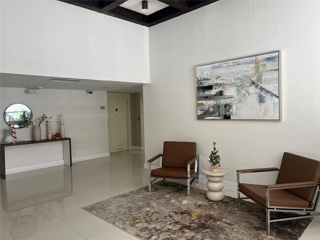 Building Photo - 200 Lakeview Dr