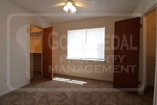 Building Photo - 3906 Charolais Dr