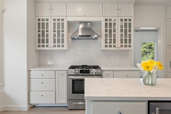 Building Photo - 5700 Carry Back Ln