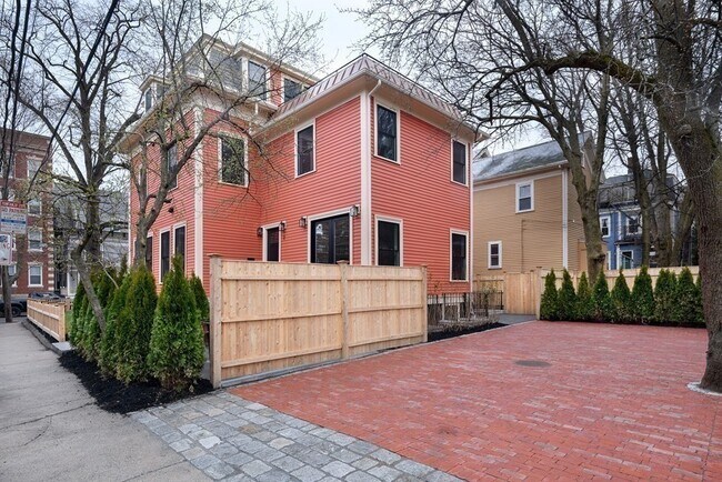 Building Photo - 23 Irving St