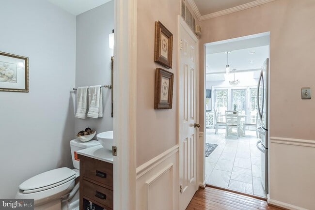 Building Photo - 6156 Wellington Commons Dr