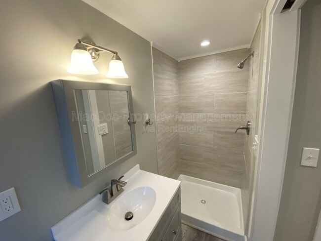 Building Photo - 1115 Winchester St