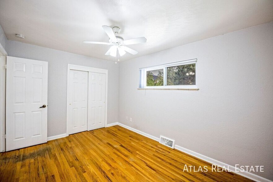 Building Photo - 4 S Jackson St