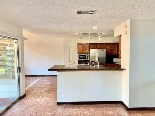 Building Photo - 1603 Beaconshire