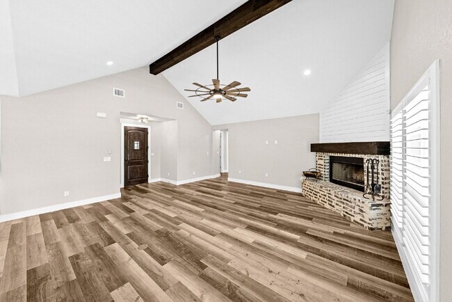 Building Photo - Where Southern Charm Meets Everyday Comfort