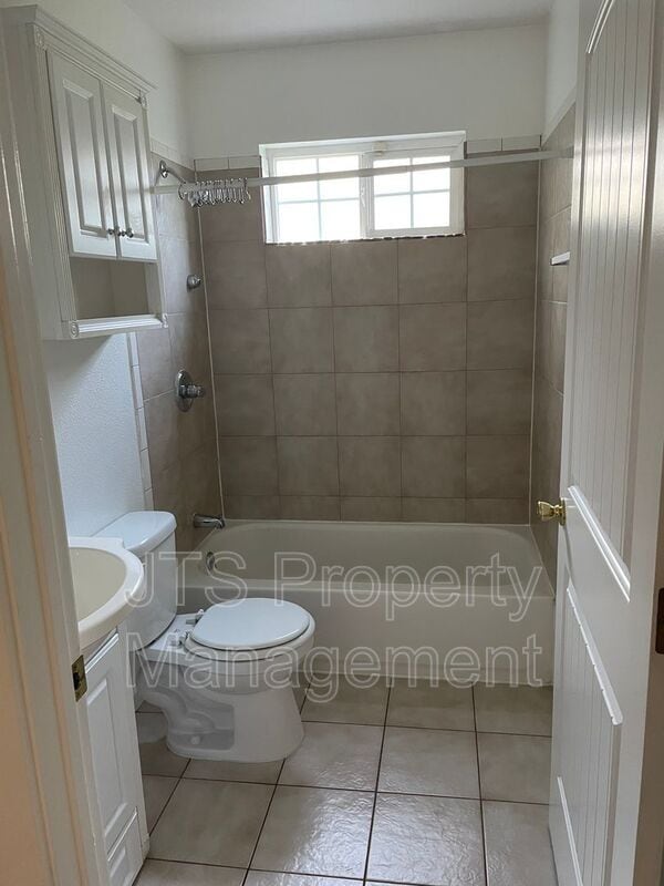 Building Photo - 2542 Rod Beaudry Dr