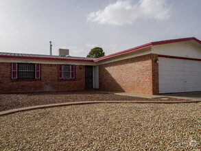 Building Photo - PRICED TO RENT QUICKLY!!