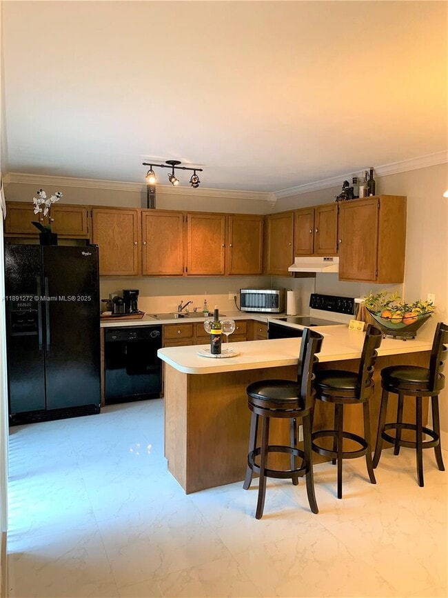 Building Photo - 2561 Camelot Ct