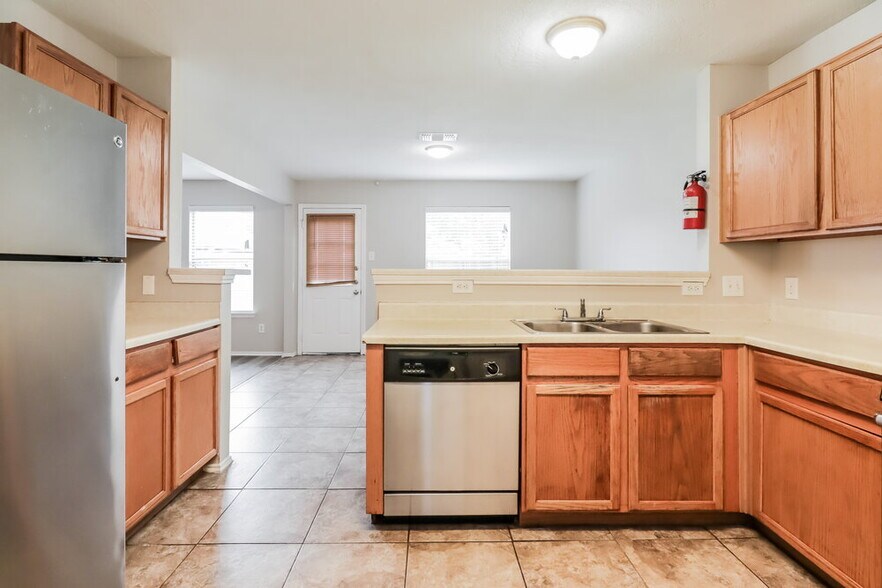 Building Photo - 6511 McCharen Ct