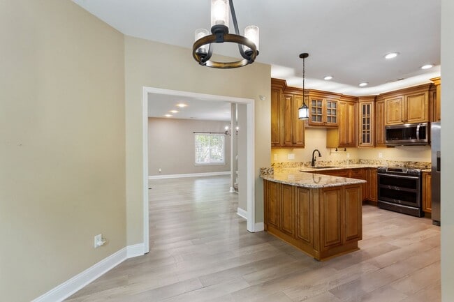 Building Photo - Spacious Kiln Creek Home with Smart Tech, ...