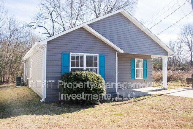 Building Photo - 3225 Lasalle St