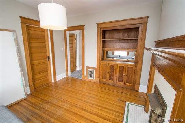 Building Photo - 801 N Marion St