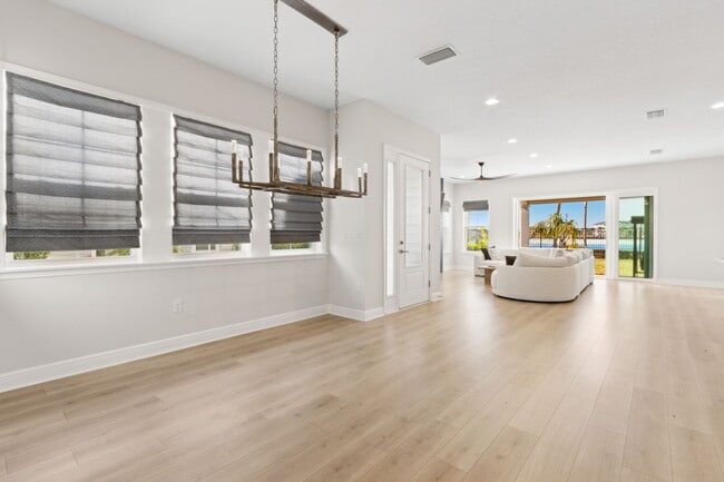 Building Photo - 401 Marquesa Cir
