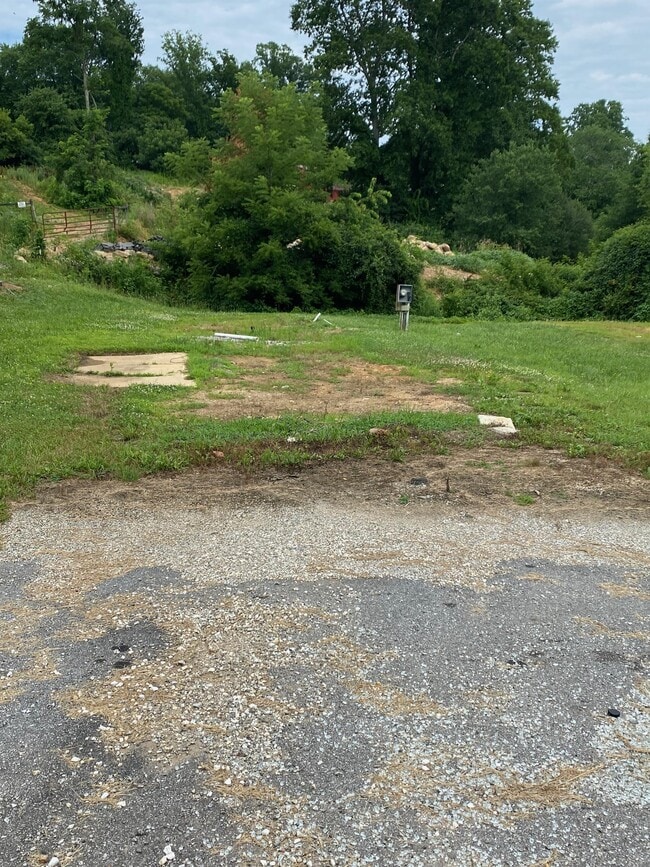 Primary Photo - 123 Willis Way