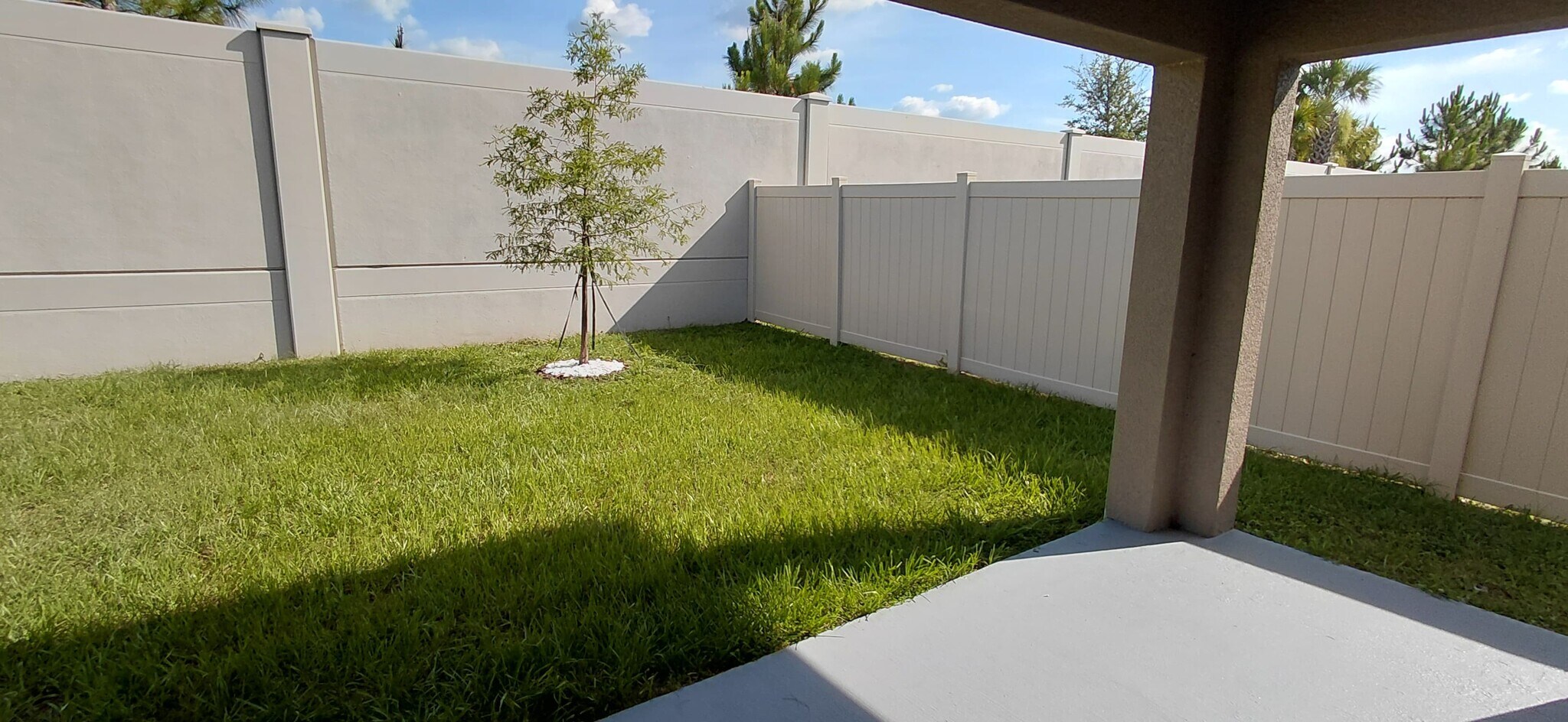 Building Photo - 36171 Sunflower Hill Dr