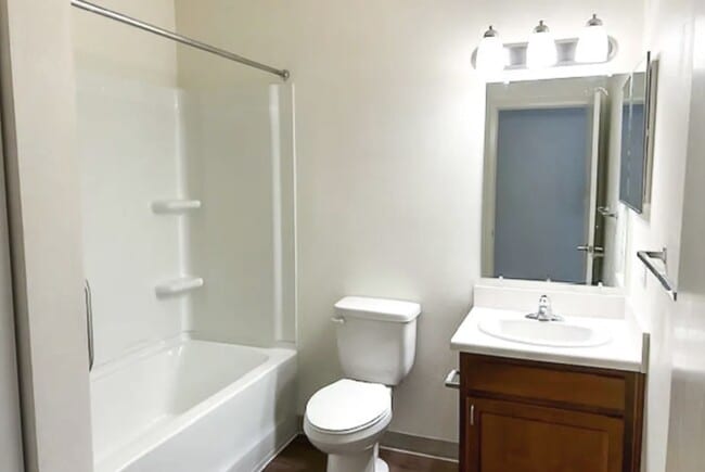 Building Photo - 595 Meadows Dr