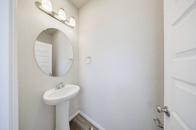 Building Photo - 18560 Meadow Point Ln