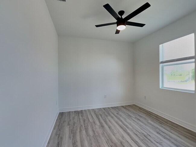 Building Photo - 16040 Galiano Ct