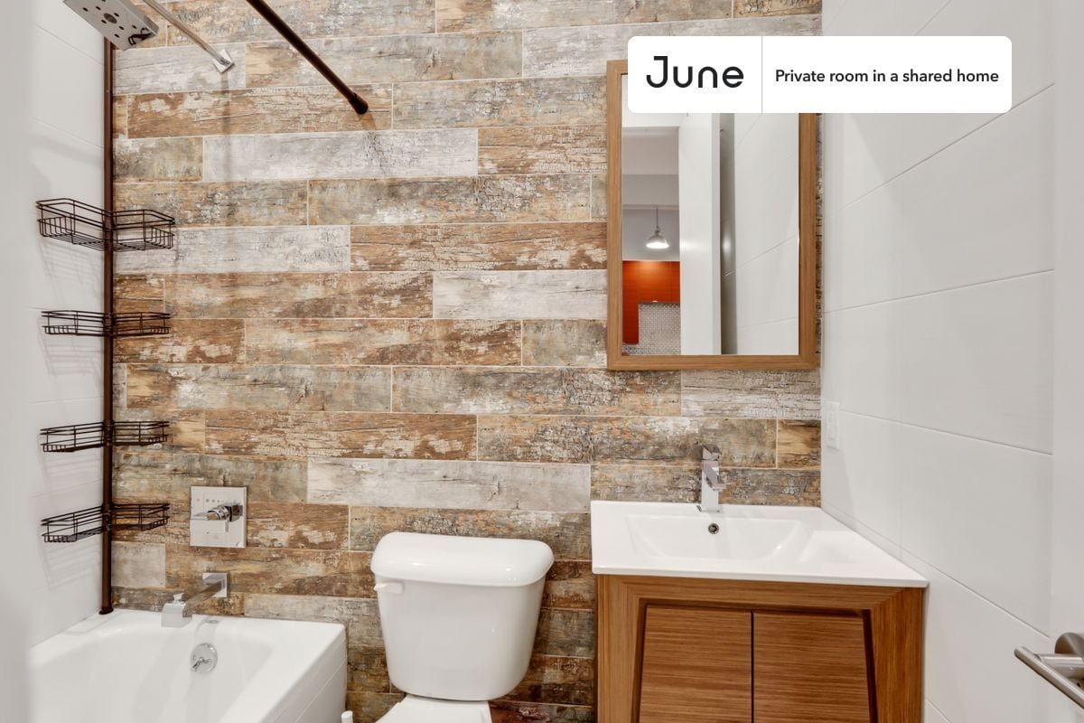 Building Photo - Room in Shared 5 bed/2.5 bath home