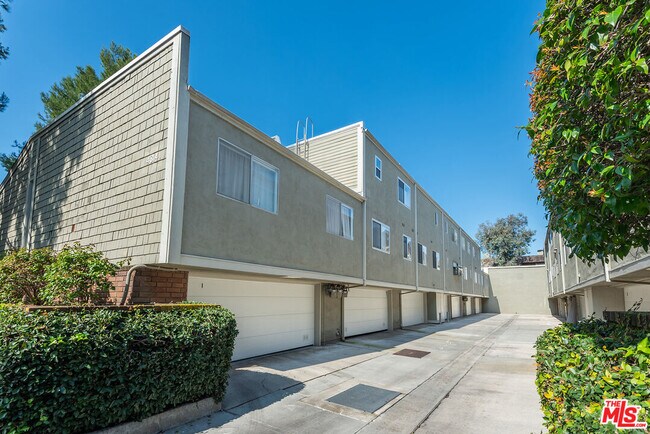 Building Photo - 4314 Glencoe Ave