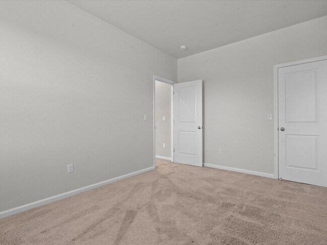Building Photo - Move in Ready in the Heart of Reno