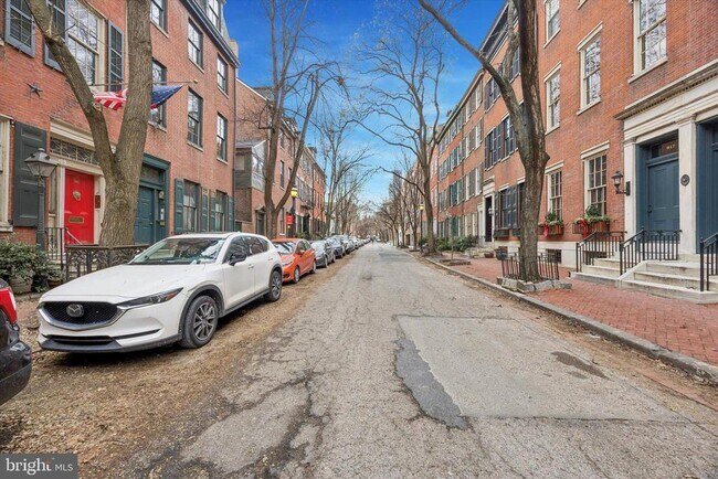 Building Photo - 916 Clinton St