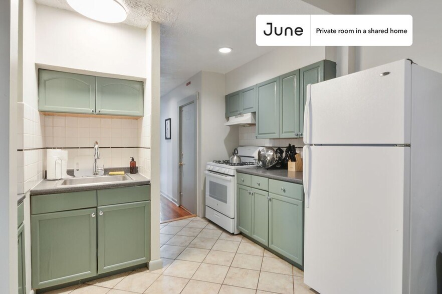 Building Photo - Room in Shared 4 bed/1 bath home in Allston