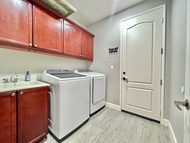 Building Photo - 81125 Avenida Fayelynne