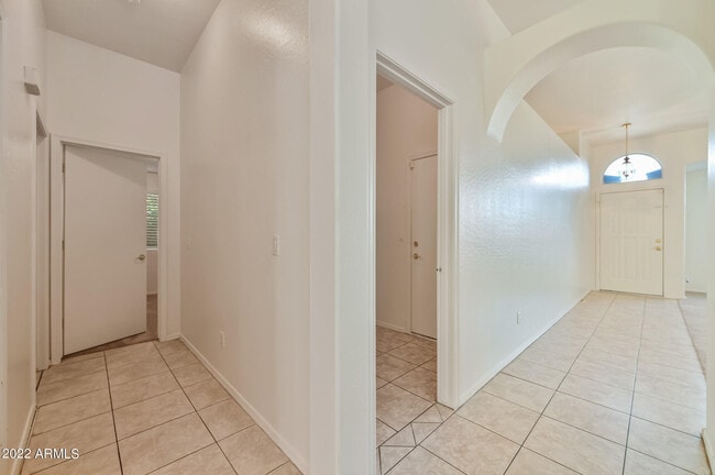 Building Photo - 2607 E Anderson Dr