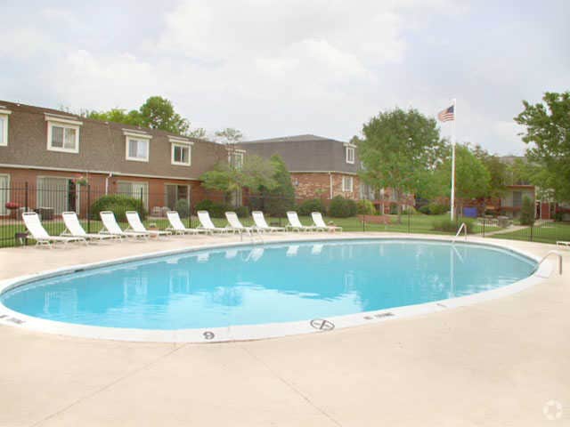 Pool - Village Park at Eastborough