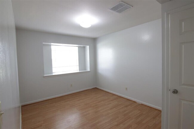 Building Photo - 8826 Stroud Dr