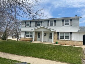 Building Photo - 6700-6702 Hill Ridge Drive - 6702